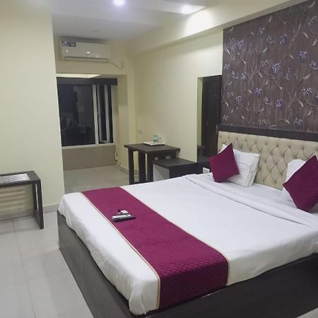 Hotel Eco Park New Town Екстериор снимка