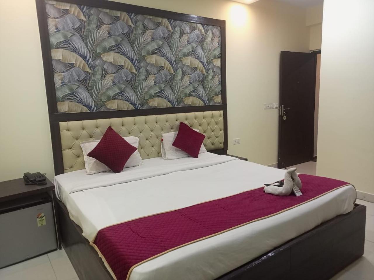 Hotel Eco Park New Town Екстериор снимка